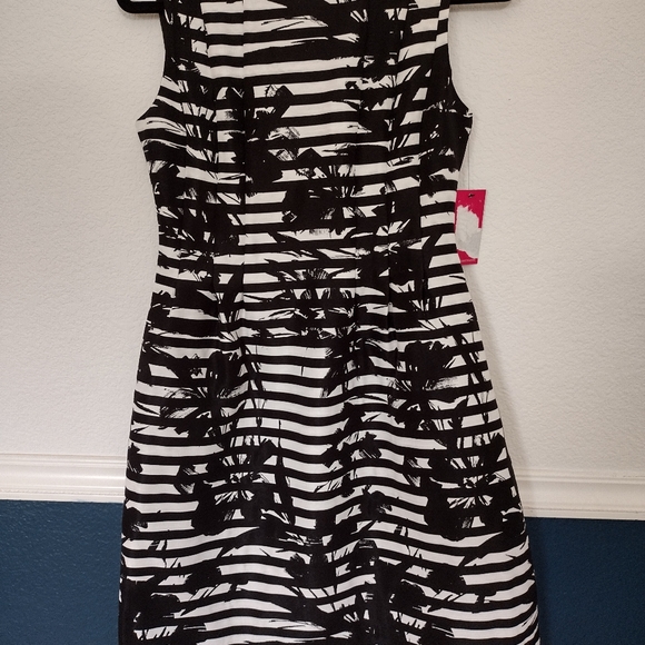 Vince Camuto dress - Picture 1 of 3